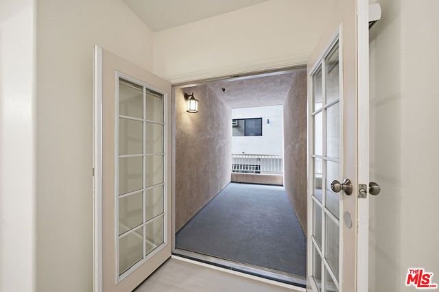 1037 S Fedora Street 204, Los Angeles, CA 90006