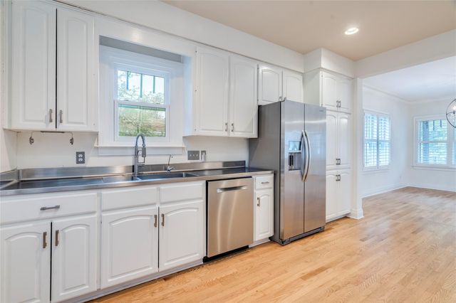 512 E 49th ST A, Austin, TX 78751