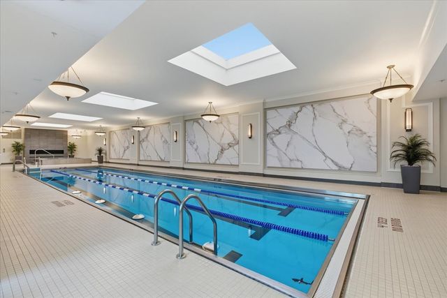 57 E Delaware Place 3904, Chicago, IL 60611