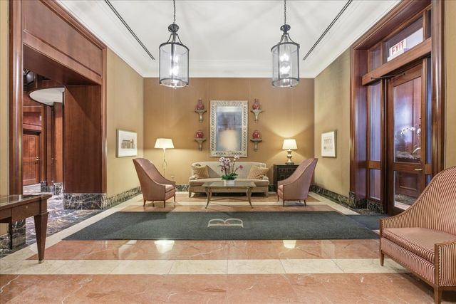 57 E Delaware Place 3904, Chicago, IL 60611