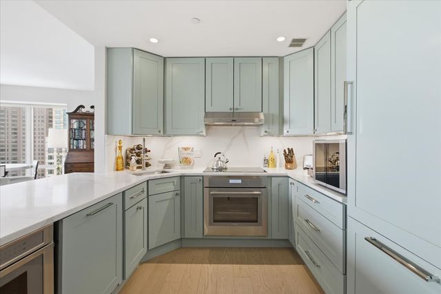 57 E Delaware Place 3904, Chicago, IL 60611