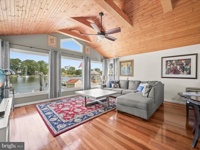 8138 FOREST GLEN DR, Pasadena, MD 21122