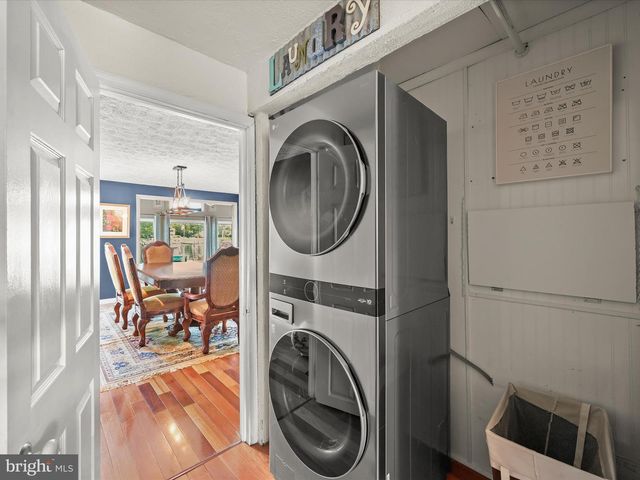 8138 FOREST GLEN DR, Pasadena, MD 21122