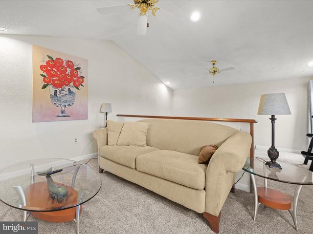 8138 FOREST GLEN DR, Pasadena, MD 21122