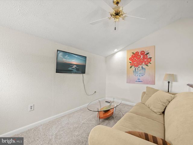 8138 FOREST GLEN DR, Pasadena, MD 21122