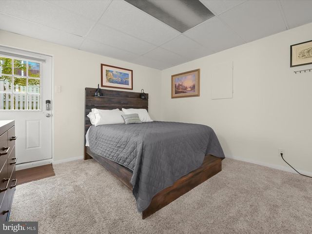 8138 FOREST GLEN DR, Pasadena, MD 21122