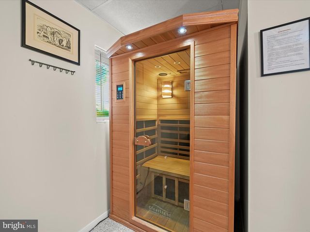 8138 FOREST GLEN DR, Pasadena, MD 21122