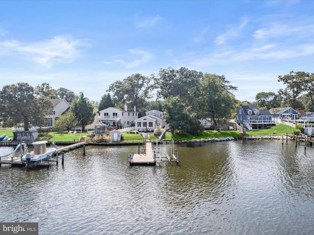 8138 FOREST GLEN DR, Pasadena, MD 21122