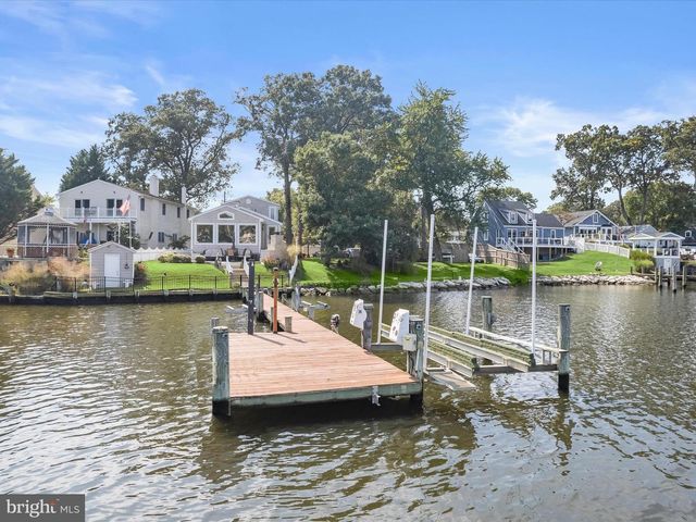 8138 FOREST GLEN DR, Pasadena, MD 21122