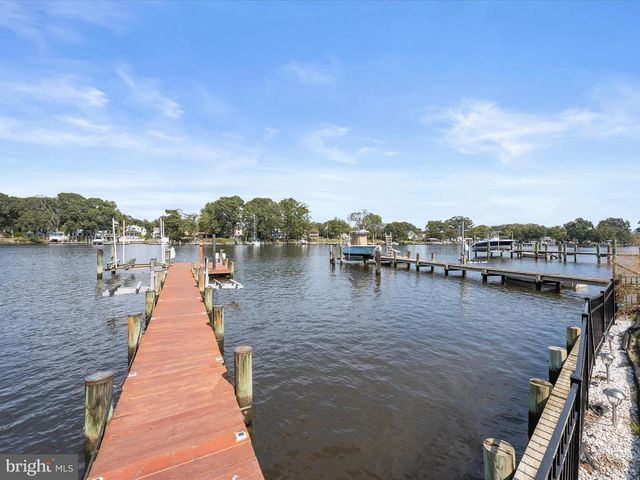 8138 FOREST GLEN DR, Pasadena, MD 21122