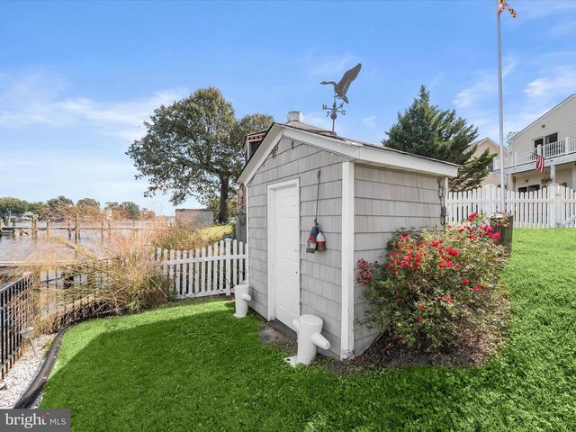 8138 FOREST GLEN DR, Pasadena, MD 21122