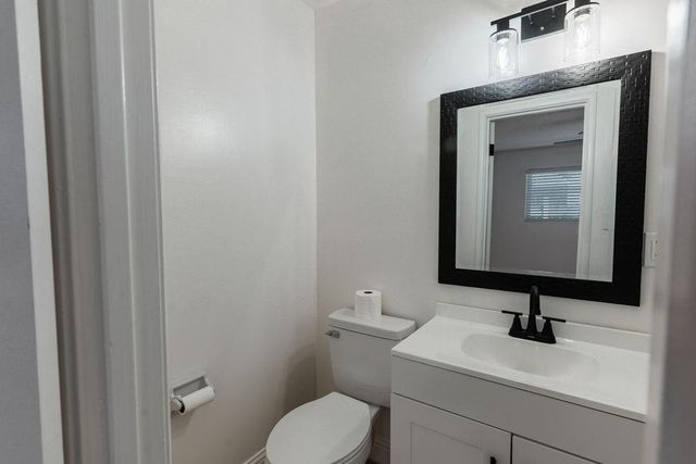 974 W Fairmont, Clovis, CA 93612