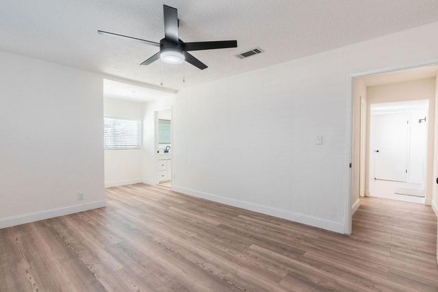 974 W Fairmont, Clovis, CA 93612
