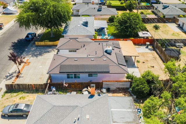 974 W Fairmont, Clovis, CA 93612