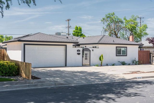 974 W Fairmont, Clovis, CA 93612