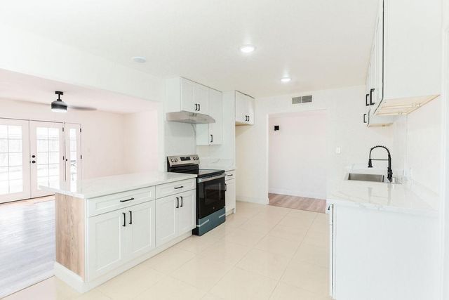 974 W Fairmont, Clovis, CA 93612
