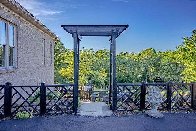 916 Country Oaks Drive, Richmond, KY 40475