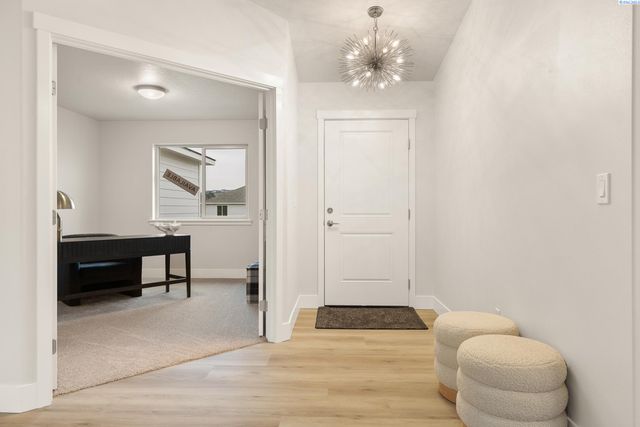 6626 W 30th Pl, Kennewick, WA 99338