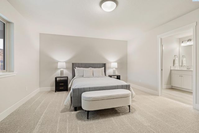 6626 W 30th Pl, Kennewick, WA 99338