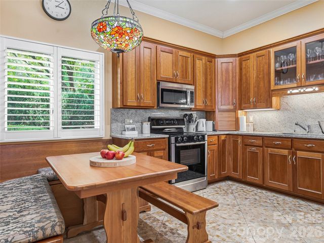 30 Dover Street, Asheville, NC 28804