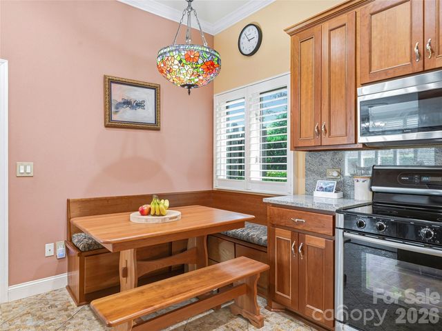 30 Dover Street, Asheville, NC 28804