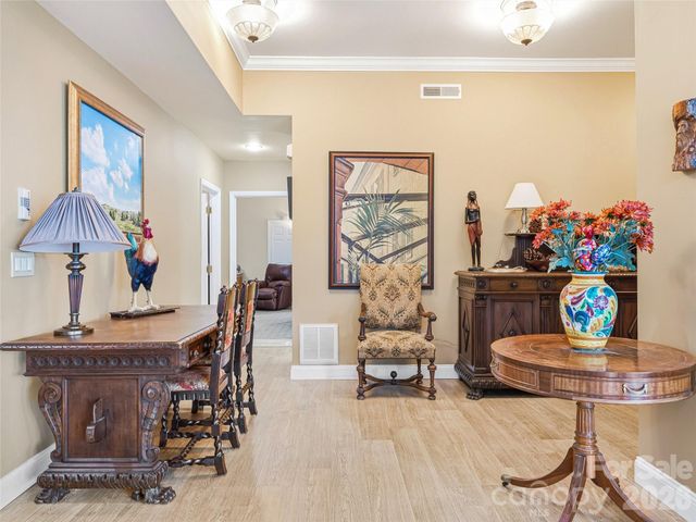 30 Dover Street, Asheville, NC 28804