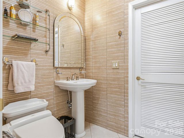 30 Dover Street, Asheville, NC 28804