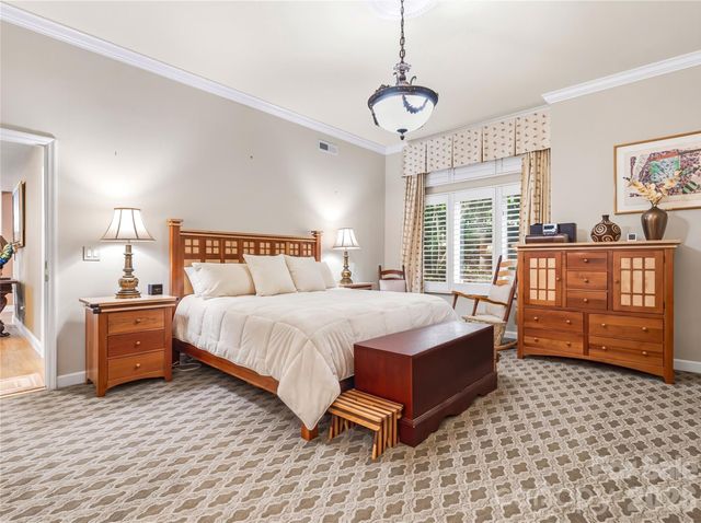 30 Dover Street, Asheville, NC 28804