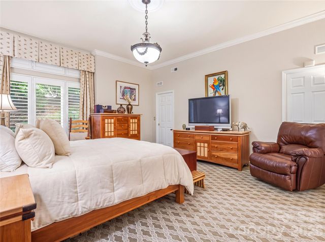 30 Dover Street, Asheville, NC 28804