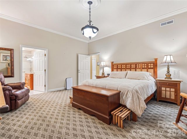 30 Dover Street, Asheville, NC 28804