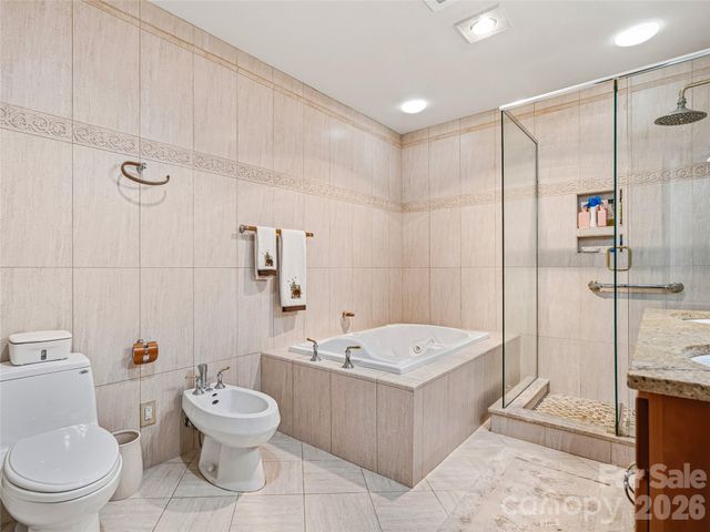 30 Dover Street, Asheville, NC 28804