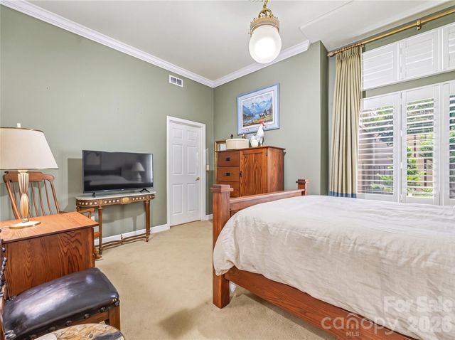30 Dover Street, Asheville, NC 28804