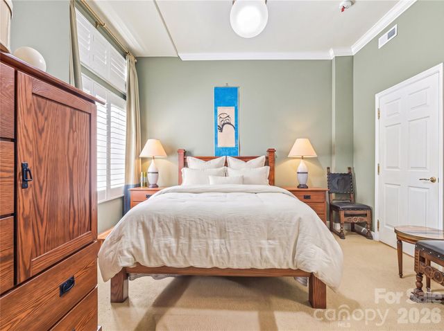 30 Dover Street, Asheville, NC 28804