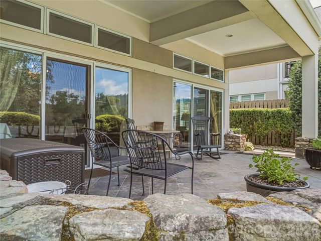 30 Dover Street, Asheville, NC 28804