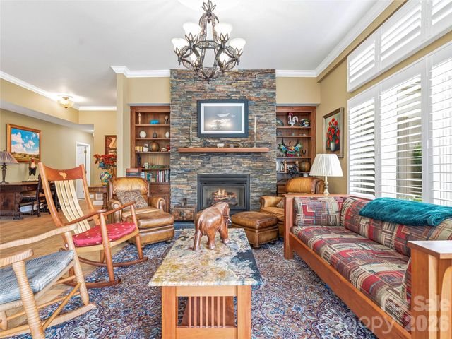 30 Dover Street, Asheville, NC 28804