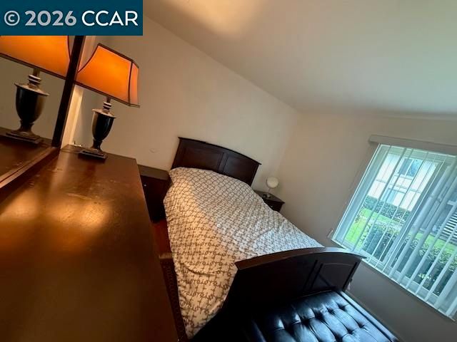 825 Oak Grove Rd 17, Concord, CA 94518