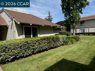 825 Oak Grove Rd 17, Concord, CA 94518