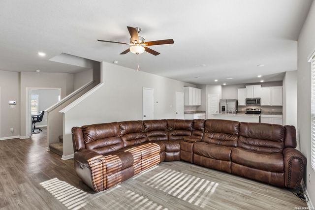 605 Oleander Crk, Seguin, TX 78155