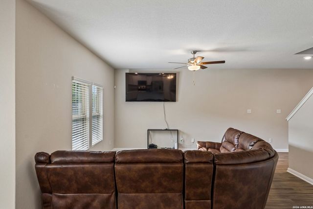 605 Oleander Crk, Seguin, TX 78155