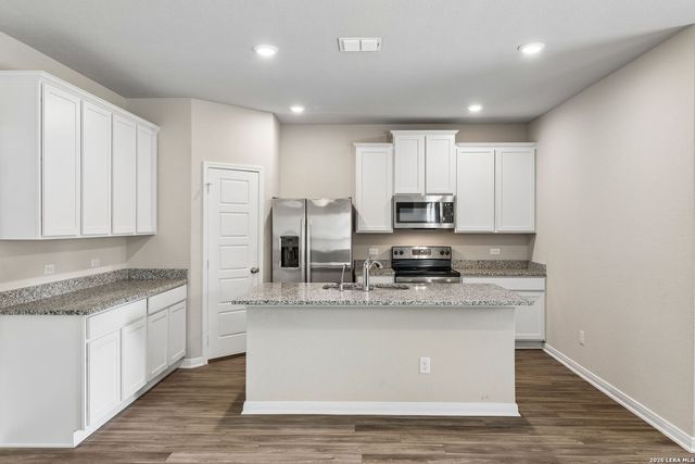 605 Oleander Crk, Seguin, TX 78155