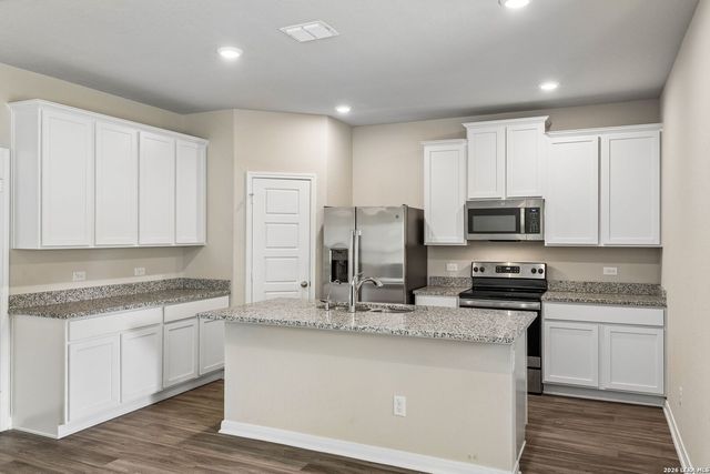 605 Oleander Crk, Seguin, TX 78155