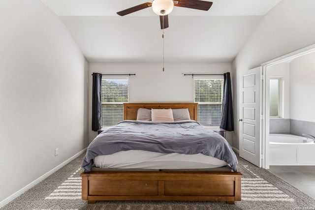 605 Oleander Crk, Seguin, TX 78155
