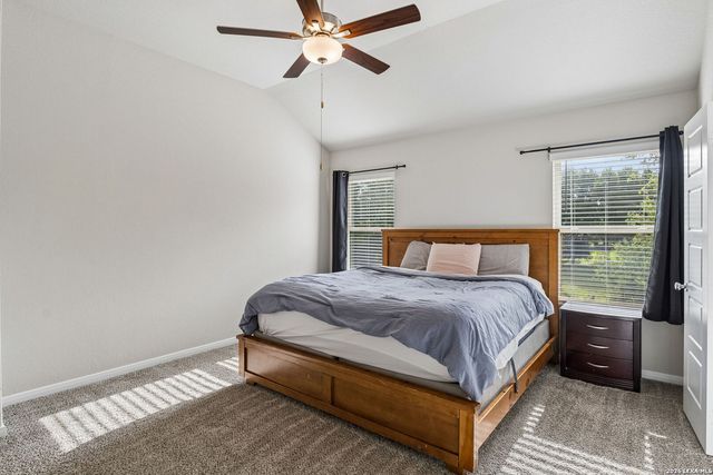 605 Oleander Crk, Seguin, TX 78155