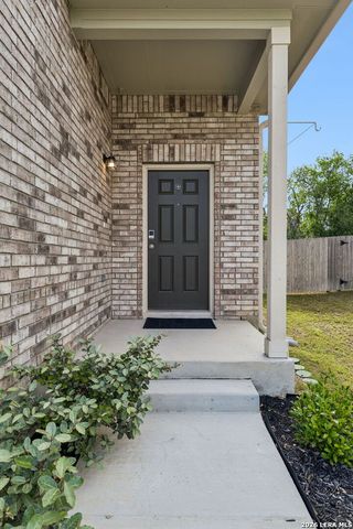 605 Oleander Crk, Seguin, TX 78155