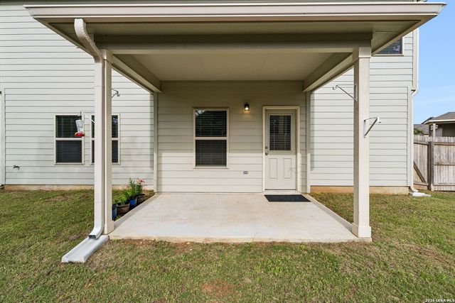 605 Oleander Crk, Seguin, TX 78155