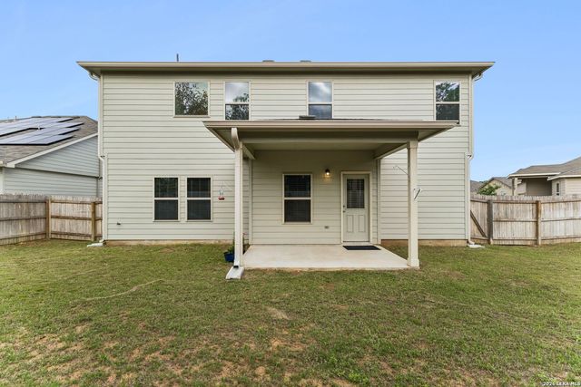 605 Oleander Crk, Seguin, TX 78155