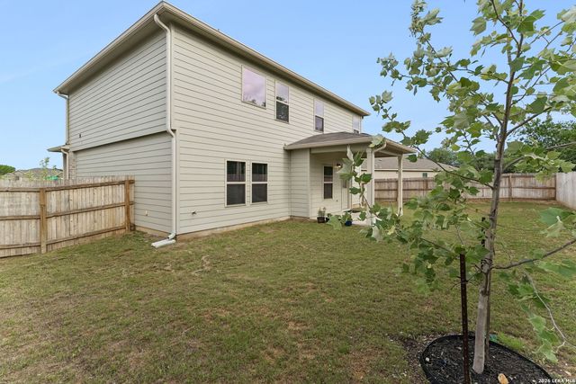 605 Oleander Crk, Seguin, TX 78155