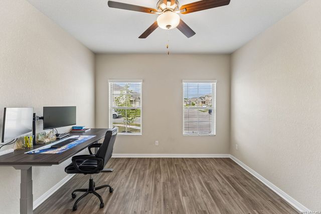 605 Oleander Crk, Seguin, TX 78155