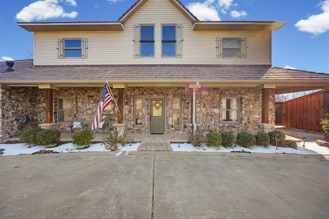 168 Mesa Grande Drive, Fort Worth, TX 76108