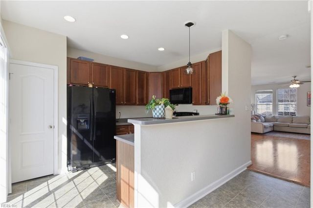 229 Tigerlilly DR, Portsmouth, VA 23701